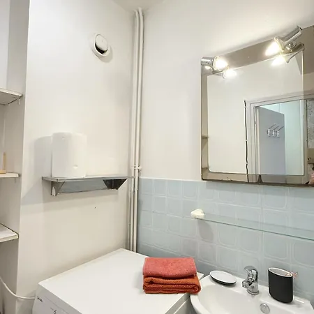 Appartement Cozy For 2 Pax - 10 Min From La Defense Paris Arena